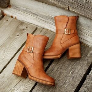 Korks Marci Bootie Sz 11